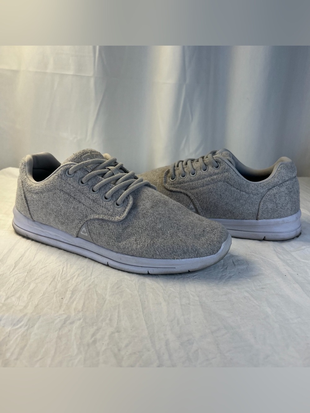 Cuater Daily Knit Shoes Men’s 9 Grey Travis Mathew 4MT111 Sneakers Lightweight